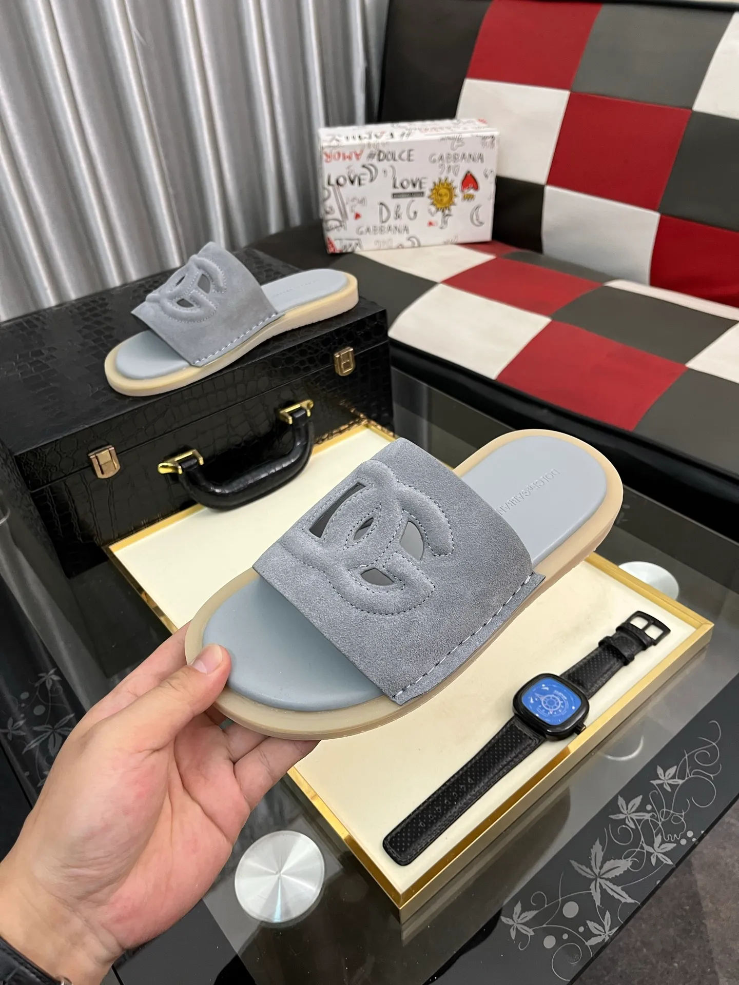 Men's Men's Shoes 💰340⌚️⌚️ (DG) The latest casual slippers are fashionable and versatile, and can add luster to various looks. Create an exquisite design with unique dynamic vitality and modern atmosphere, showing modern elegance. Size: 38-442️⃣Colors available